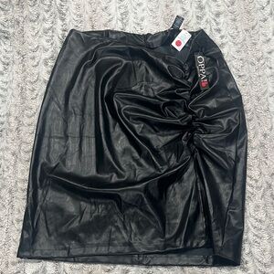 Black Ruched Pencil Midi Skirt for Night Out